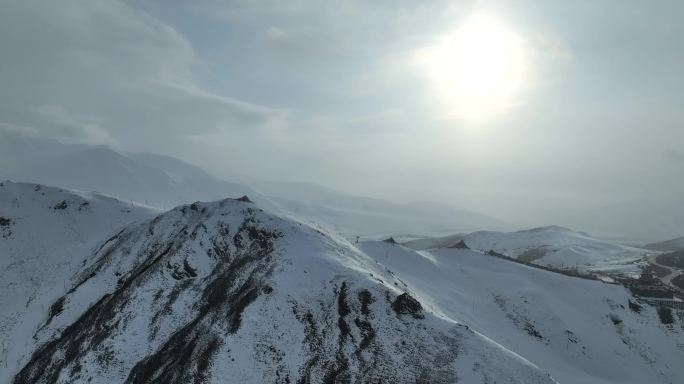 青海拉脊山雪山航拍
