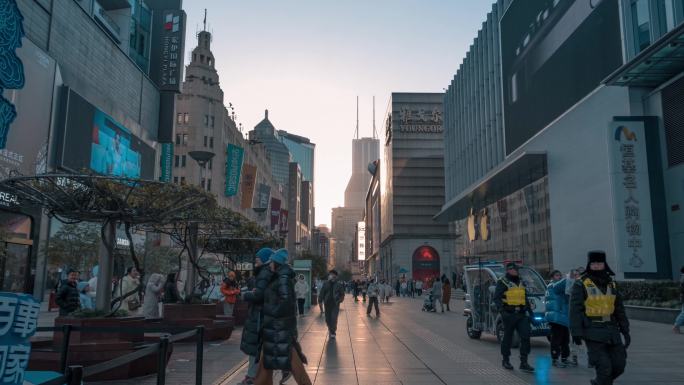 上海城市商业街道南京路步行街延时摄影4K