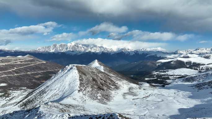 雪后色季拉山垭口看到南迦巴瓦