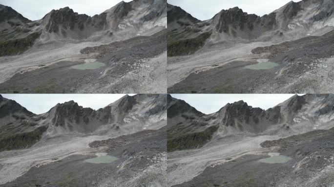 潘在意大利南蒂罗尔的特塞尔组拍摄了凉爽的Eisjöchl，碎石场，山全景和湖泊