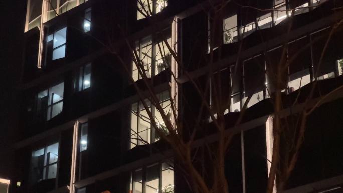 亮灯加班灯光大楼 窗外窗户夜景夜灯晚上
