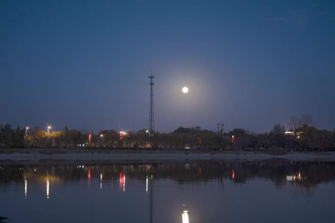 莎车西公园月亮 夜景