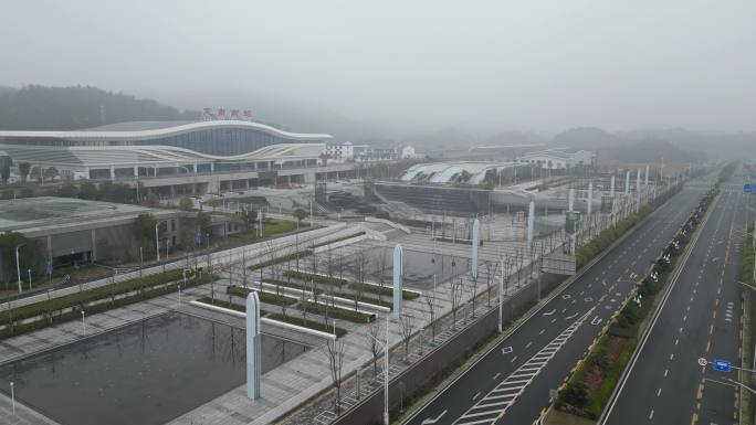 冬季街道马路冷清