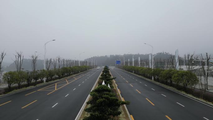 冬季街道马路冷清