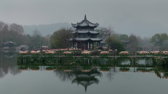 江南雨后烟青色-临海东湖