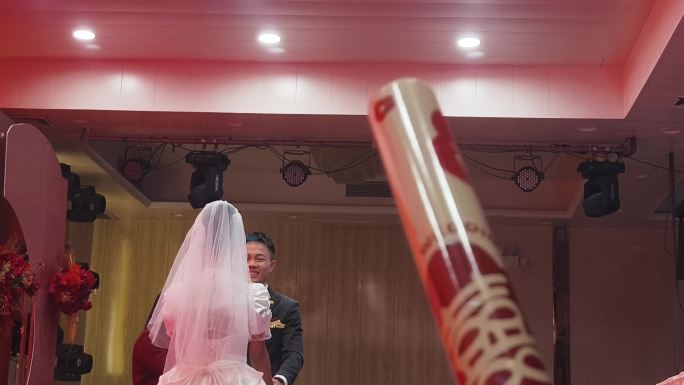 婚礼现场手持礼花喷发