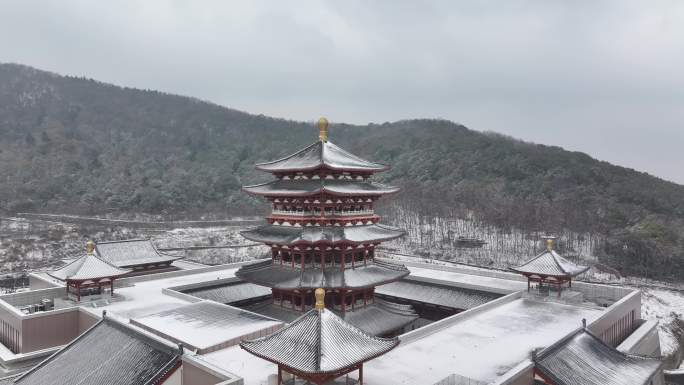 航拍襄阳博物馆新馆冬天雪景城市建筑风光