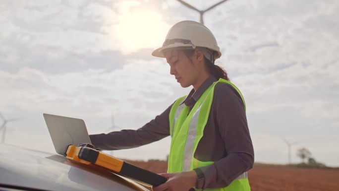 在风力发电领域使用笔记本电脑为可再生能源、清洁能源或环保理念发电