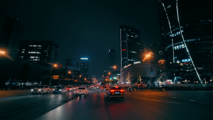 主观行进看城市夜景高楼林立城市夜景车流