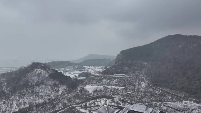 航拍襄阳博物馆新馆冬天雪景城市建筑风光