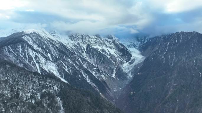 日暮十分的梅里雪山