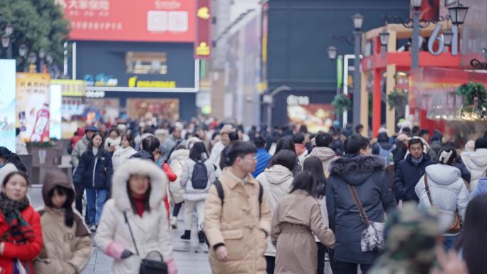 成都春熙路人流步行街商贸街逛街繁华都市