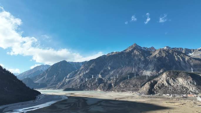 川藏线然乌湖河道1月景观