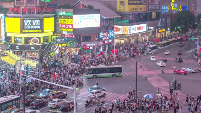 湖南长沙步行街粉色斑马线延时视频