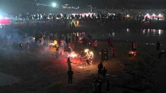 白居寺长江大桥烟花人间烟火