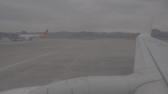 飞机 机翼 雾气 傍晚 航班 窗户眩窗