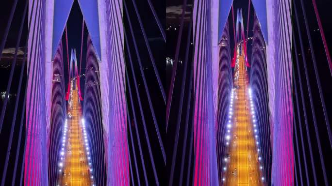 空中夜间壮丽的垂直:雄伟的雅武兹苏丹塞利姆桥在灿烂的灯光下照亮了#雄伟的暮色#桥梁照明#博斯普鲁斯远