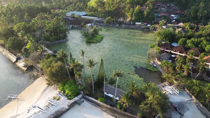 无人机拍摄的印尼巴厘岛的坎迪达萨莲花湖