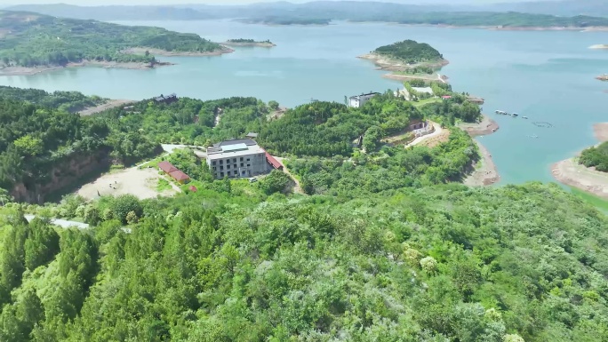 航拍洛阳黄鹿山水路青山水库旅游