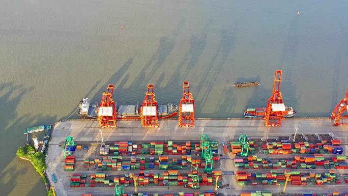 吴淞 码头 上海 集装箱港口 海陆 运输