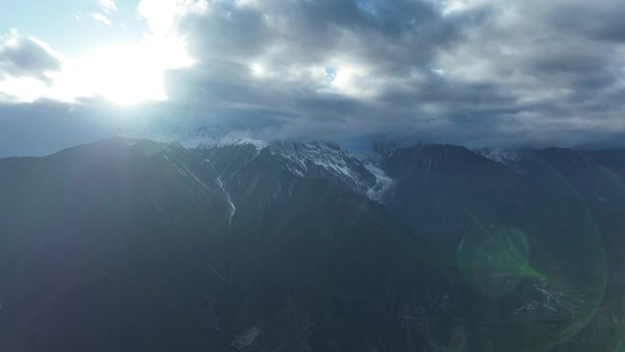 日暮十分的梅里雪山