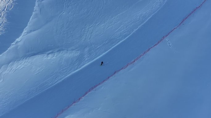 冬季雪场滑雪航拍