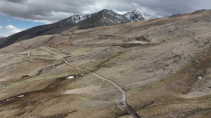 西藏山南亚堆扎拉山