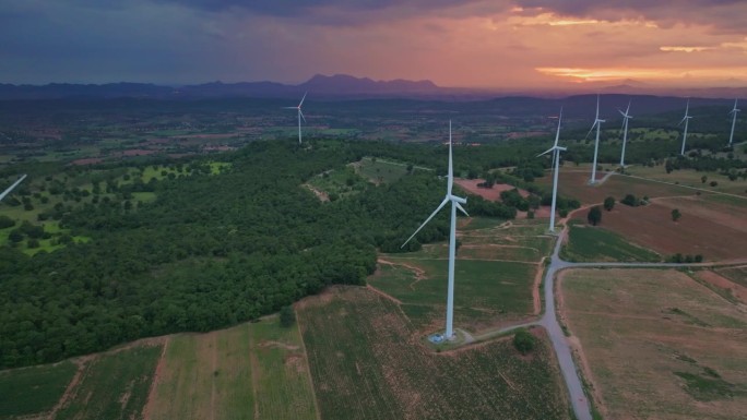 可再生能源的风力涡轮机农场鸟瞰图