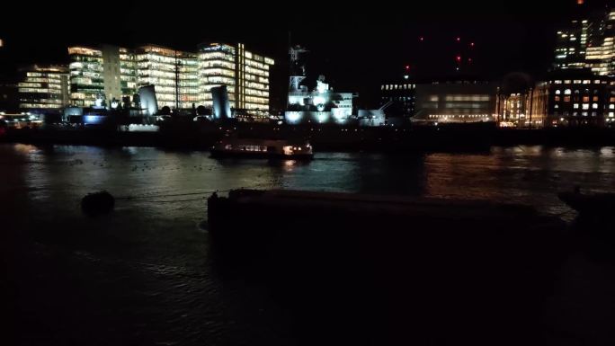 泰晤士河和伦敦桥夜景