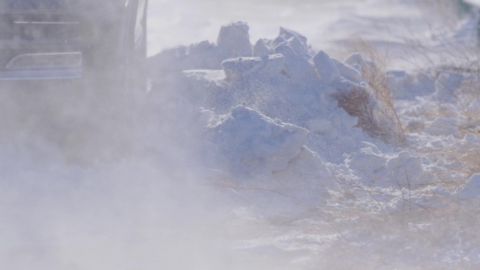 极寒天气寒潮天气 大雪封路极端天气