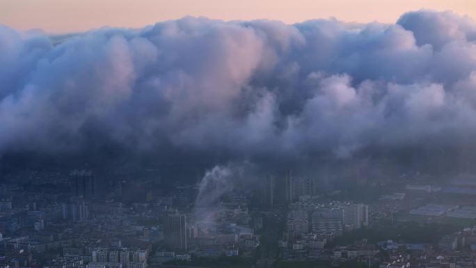 4K航拍云雾缭绕下的城市   大好河山
