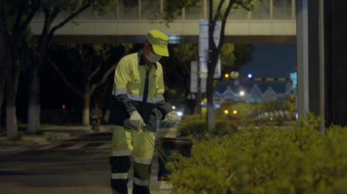 深夜  夜晚   环卫   环卫工人