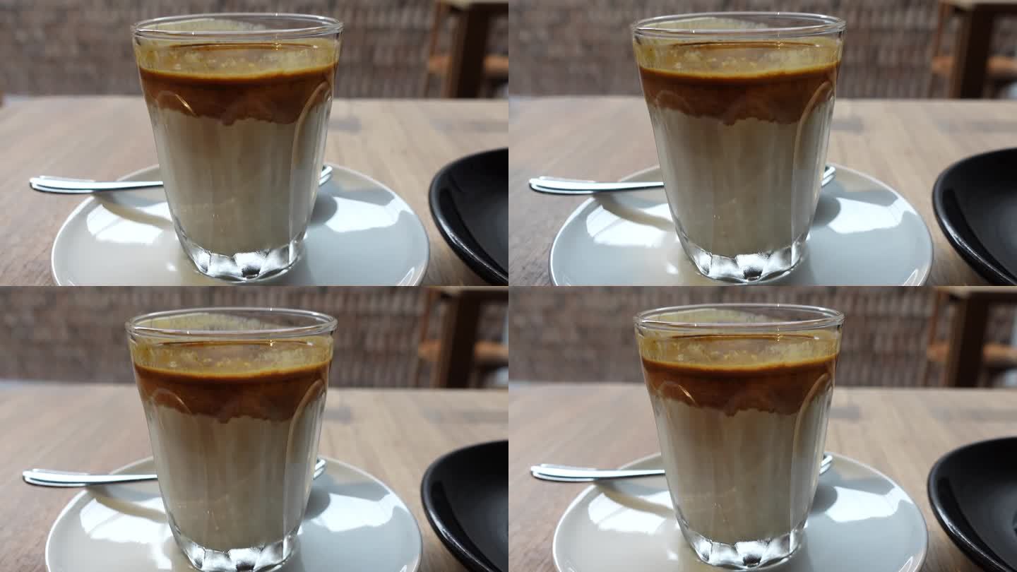 脏咖啡加牛奶咖啡现代咖啡师菜单4k