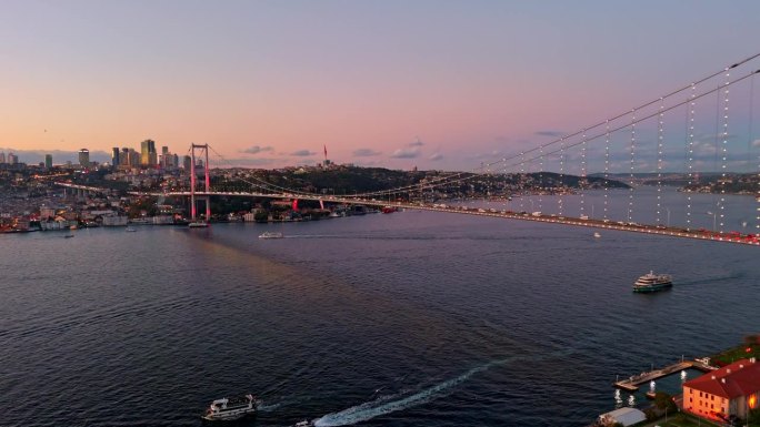 7月15日烈士桥和迷人的博斯普鲁斯海峡，#TemmuzŞehitlerKöprüsü， #Temmu