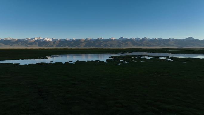 新疆巴音布鲁克河谷大草原河流