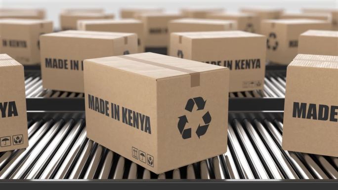 带有肯尼亚制造文字的纸箱在滚筒输送机上。工厂生产线仓库。制造出口或交付概念。3D渲染动画。无缝循环
