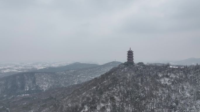 航拍襄阳古隆中风景区隆中山腾龙阁冬天雪景