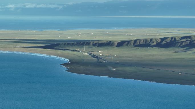 高山大草原牧区青海湖湖西环湖