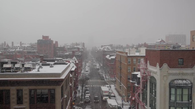 波士顿迷人的雪天:精致的雪花把这座城市变成了魔法。