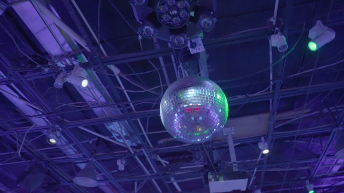90年代disco舞厅空镜头