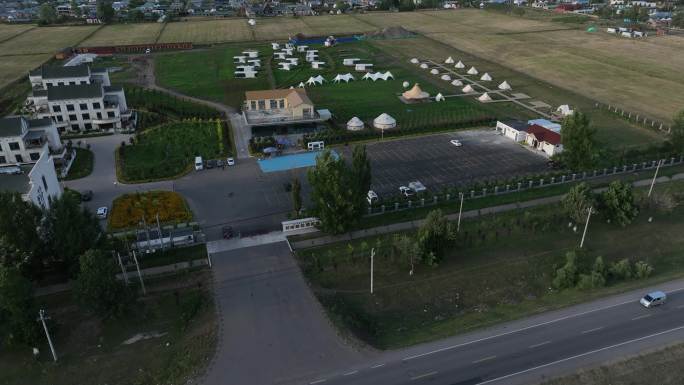 新疆伊犁那拉提酒店露营基地