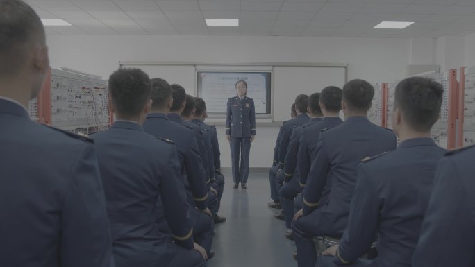 消防学院学生上课学习消防学校