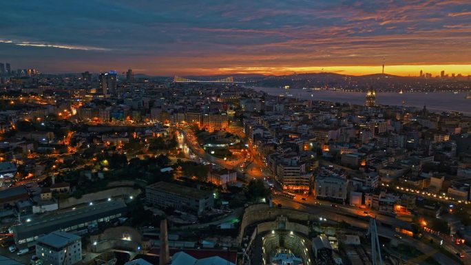 在黄昏时分空中探索伊斯坦布尔海岸线上隐藏的宝石#无人机发现#城市黄昏#伊斯坦布尔黄昏#城市奥秘
