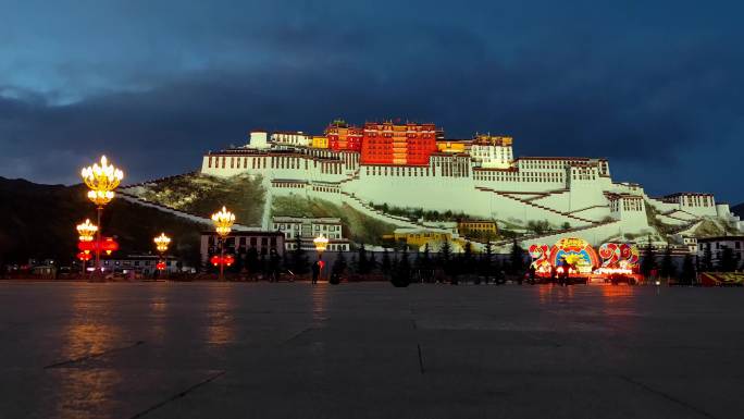 西藏拉萨布达拉宫亮灯夜景延时