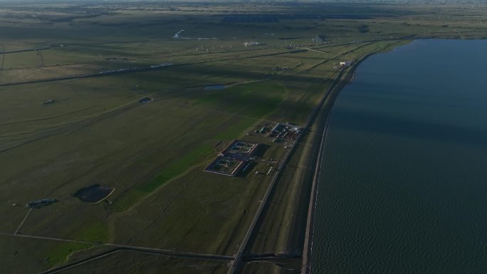 大草原牧区湿地青海湖湖西环湖