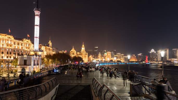 上海外滩夜景人来人往延时摄影素材