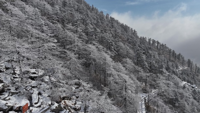 朱雀国家森林公园冰晶顶雪景航拍