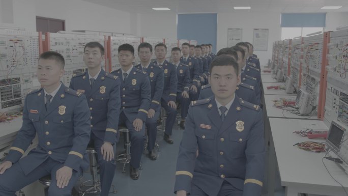 消防学院学生上课学习消防学校