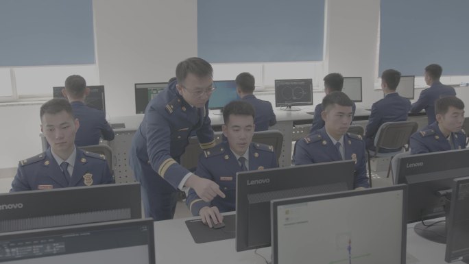 消防学院学生上课学习消防学校