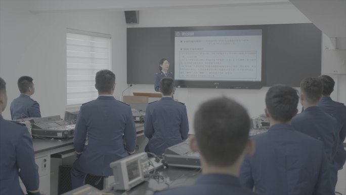 消防学院学生上课学习消防学校